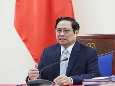 Thủ tướng Phạm Minh Chính phát biểu tại buổi điện đàm với bà Aurélia Nguyen, Giám đốc điều hành Chương trình COVAX. (Ảnh: Dương Giang/TTXVN).