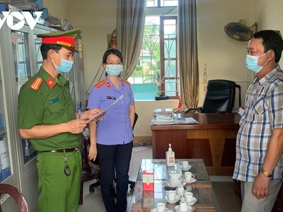 Mở rộng điều tra, Công an đã khởi tố hàng loạt cán bộ, nguyên cán bộ tại huyện Quỳnh Lưu liên quan đến 2 vụ “giả mạo trong công tác”.