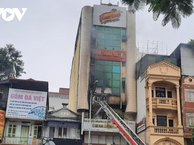Cháy tòa nhà văn phòng cho thuê trên phố Cát Linh (Hà Nội)