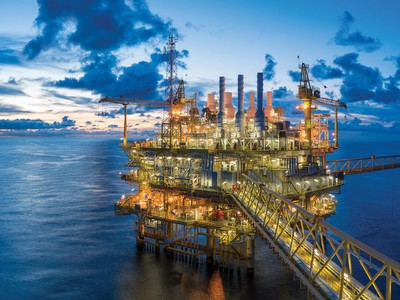 Biến chủng Omicron đe dọa giá dầu