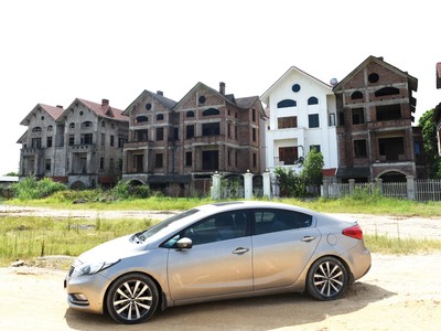 Cuộc đi săn đất của các nhóm nhà đầu tư từ cũ đến mới diễn ra nhộn nhịp ở các thị trường vùng ven TP.HCM và Hà Nội 