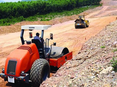 Trong 11 dự án thành phần của Dự án cao tốc Bắc - Nam phía Đông, có 7 dự án cơ bản đáp ứng tiến độ, 4 dự án chưa đáp ứng tiến độ.