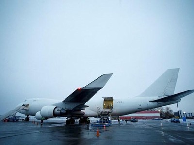Máy bay chở hàng tại sân bay quốc tế Boryspil ở ngoại ô thủ đô Kiev của Ukraine. (Nguồn: Reuters).