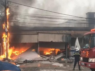 Cháy ki ốt chợ Hoa Sơn, Anh Sơn.