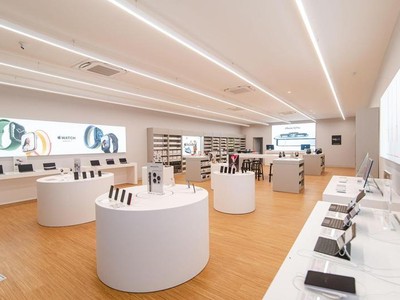 Cửa hàng TopZone APR đầu tiên tại TP.HCM với không gian sang trọng bậc nhất chuẩn Apple.