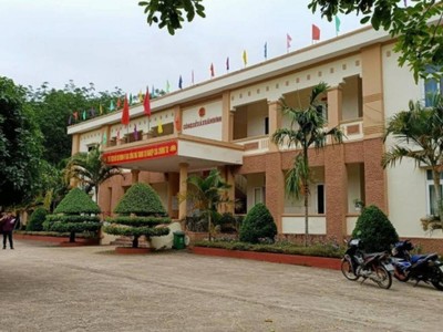 Công sở xã Xuân Bình vắng lặng trong ngày 29/4.