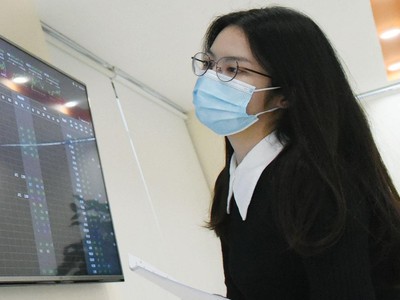 VN-Index đã xuất hiện một số dấu hiệu tạo đáy quanh mức 1.200 điểm, có thể kích hoạt dòng tiền.