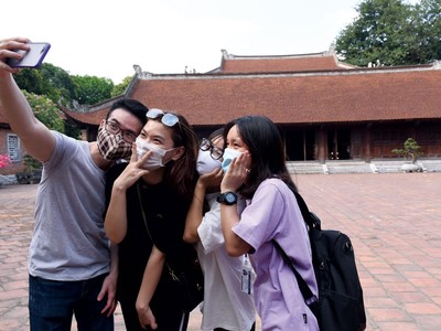 Tỷ lệ lớn dân số trẻ, năng động và am hiểu công nghệ tạo nên tiềm năng lớn của ngân hàng bán lẻ tại Việt Nam.