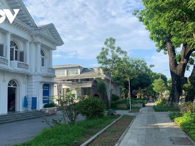 Hàng rào dọc các cơ quan đơn vị trên đường Lê Lợi- TP Huế đã được tháo dỡ.