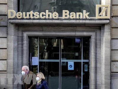 Một chi nhánh ngân hàng Deutsche Bank tại Frankfurt, Đức. (Ảnh: AFP/TTXVN).