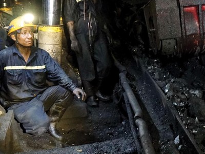 Giá than toàn cầu neo ở vùng 400 USD/tấn do chênh lệch cung - cầu.