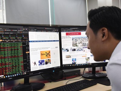 Thị trường chứng khoán là thị trường đặc biệt nhạy cảm với thông tin.