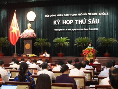 UBND TP.HCM cho rằng trong bối cảnh hiện nay đòi hỏi cần thiết phải có một nghị quyết mới thay thế Nghị quyết 54, qua đó tạo điều kiện khơi thông nguồn lực phát triển Thành phố trong giai đoạn tới. Ảnh: Trọng Tín.