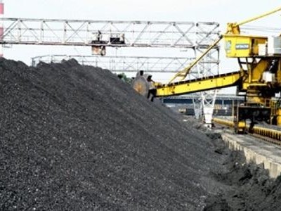 Giá xăng dầu, than đá, khí đốt...leo thang tiếp tục tác động tiêu cực đến hoạt động sản xuất trong nước nửa cuối năm 2022.