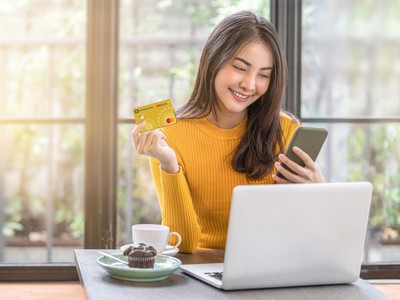 “Nhẹ gánh” tiền xăng với siêu thẻ HDBank Petrolimex 4 trong 1.