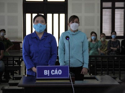 Các bị cáo tại toà.