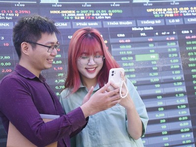 Nhiều cổ phiếu thuộc nhóm ngành chứng khoán, thép, bất động sản có mức tăng giá cao hơn thị trường chung.