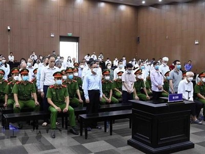 Các bị cáo tại tòa. (Ảnh: Phạm Kiên/TTXVN)