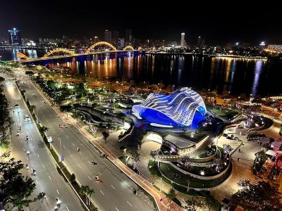 Công viên APEC Đà Nẵng lung linh về đêm. Nguồn: Danangfantasticity.