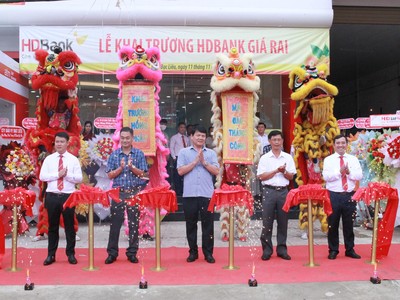HDBank khai trương trụ sở mới HDBank Giá Rai tại số 122 quốc lộ 1A, phường Hộ Phòng, thị xã Giá Rai, tỉnh Bạc Liêu.