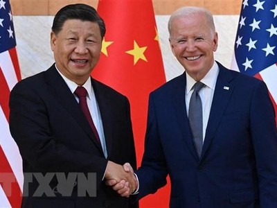 Tổng thống Mỹ Joe Biden (phải) và Chủ tịch Trung Quốc Tập Cận Bình tại cuộc gặp trước thềm Hội nghị thượng đỉnh G20 ở Bali, Indonesia, ngày 14/11/2022. (Ảnh: AFP/TTXVN)