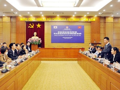 Đoàn công tác Phòng Công nghiệp và Thương mại Hàn Quốc thăm và làm việc tại Vĩnh Phúc