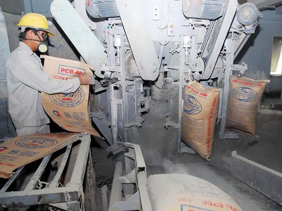 Ngành xi măng đang dư cung, nên rất cần tăng xuất khẩu Ảnh: Đức Thanh