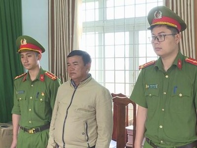 Ông Y Sit H’môk, nguyên Chủ tịch Hội Nông dân thành phố Buôn Ma Thuột bị cơ quan chức năng khởi tố, bắt tạm giam. (Nguồn: Báo Lao Động).