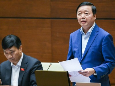 Dự án Luật Đất đai (sửa đổi) được trình Quốc hội cho ý kiến lần đầu tại Kỳ họp thứ 4 cuối năm 2022. Trong ảnh: Ông Trần Hồng Hà - Bộ trưởng Bộ TN-MT - cơ quan chủ trì soạn thảo, giải trình các vấn đề đại biểu đặt ra tại nghị trường.