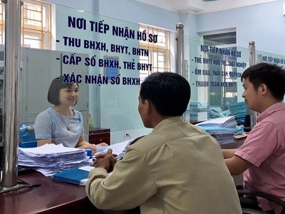 Từ đầu năm 2023, Bảo hiểm xã hội Việt Nam đã chi trả hơn 30.000 tỷ đồng tiền lương hưu và trợ cấp cho người dân