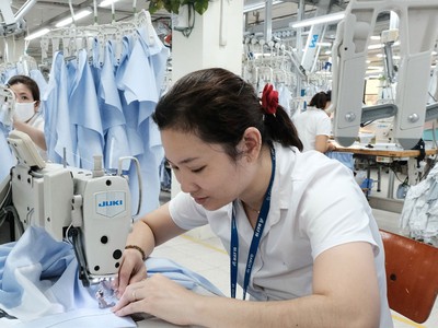 May 10 đang đẩy mạnh ứng dụng công nghệ vào sản xuất, nâng cao năng suất lao động.