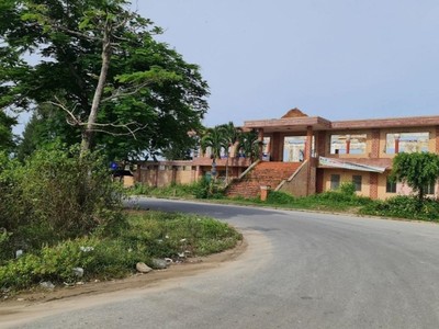 Một số dự án ven bờ biển Mỹ Khê (Quảng Ngãi) bị bỏ hoang. Ảnh minh họa.