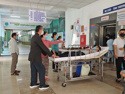 Người dân đến khám, chữa bệnh tại Bệnh viện Đà Nẵng Ảnh: T.C.