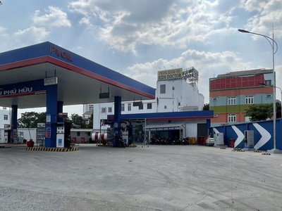 Hợp tác lắp đặt trạm sạc xe điện VinFast tại cửa hàng xăng dầu PVOIL.