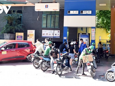 Giá xăng dầu đồng loạt giảm từ 17h00 chiều 21/4