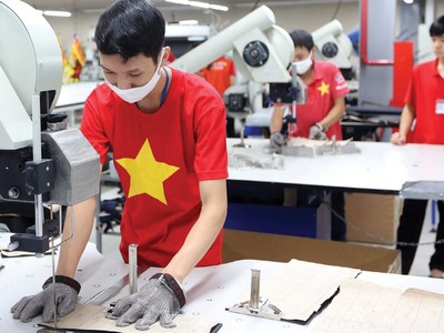 Chi phí vốn cao làm giảm tính cạnh tranh của hàng hóa Việt Nam.