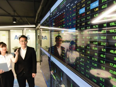 Nền kinh tế chưa thoát khỏi khó khăn và mức định giá cổ phiếu ngân hàng tuy hấp dẫn trong dài hạn nhưng không quá rẻ để mạnh tay mua vào.