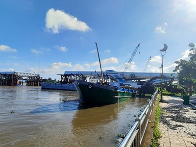 Công trình cầu Trần Hoàng Na khó hoàn thành trước ngày 2/9/2023 theo Báo cáo trả lời kiến nghị cử tri của UBND TP. Cần Thơ (Ảnh chụp tại công trình thi công cầu Trần Hoàng Na sáng ngày 10/7/2023).