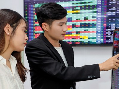 Chứng khoán là một trong những ngành được kỳ vọng có sóng trong nửa cuối năm nhờ đà hồi phục của thị trường.