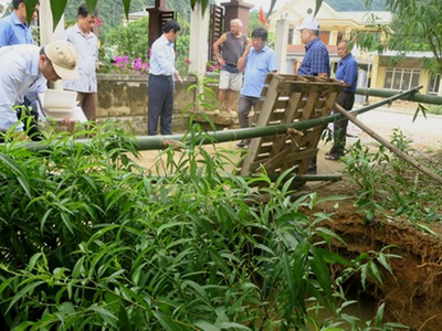 'Hố tử thần' xuất hiện giữa khu dân cư. (Nguồn: Tuổi Trẻ).