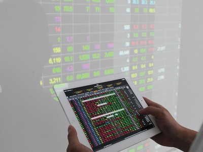 Để hạn chế tình trạng bán chui cổ phiếu cần có thêm chế tài xử lý nghiêm khắc.