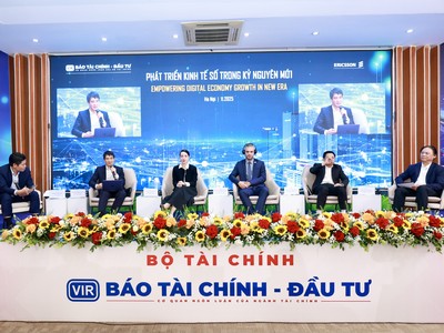 Các diễn giả thảo luận tại hội thảo “Phát triển kinh tế số trong kỷ nguyên mới” do Báo Tài chính - Đầu tư tổ chức. Ảnh: Chí Cường