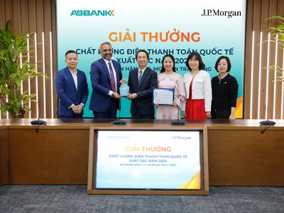 ABBANK nhận giải thưởng do J.P.Morgan trao tặng.