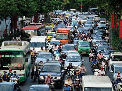 Nghiệp vụ bảo hiểm xe cơ giới mang lại doanh thu lớn cho các doanh nghiệp bảo hiểm phi nhân thọ. Ảnh: Lê Toàn