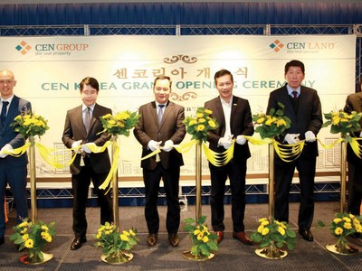 Các quan khách cùng ban lãnh đạo CENLAND thực hiện nghi thức khai trương văn phòng đại diện CEN KOREA