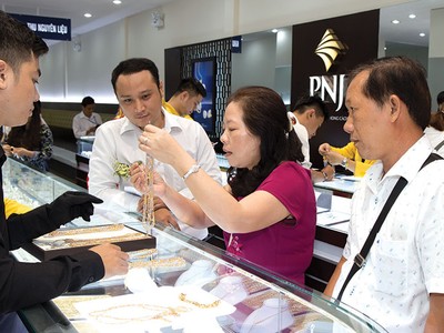 Mức sống của người dân tăng lên, nhu cầu tiêu thụ nữ trang ngày một lớn