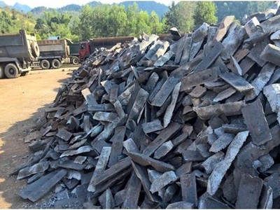 KHL bị hạn chế giao dịch, KHB và KSK vào diện cảnh báo