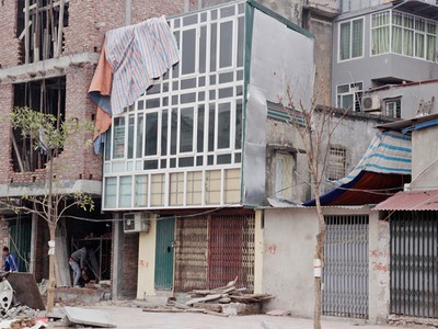 Kiến trúc dị dạng trên “con đường đắt nhất hành tinh”