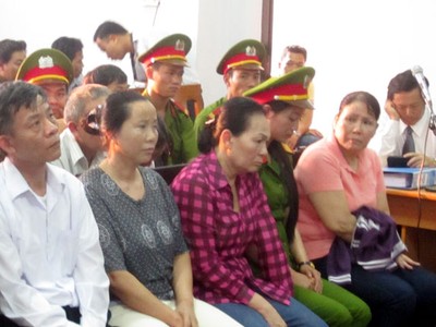 Hình ảnh ngày thứ 2 phiên tòa xử đại án tại Tây Nguyên