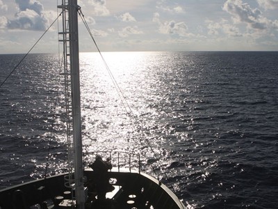 Biển Đông về đêm thật đẹp và thanh bình. Ảnh: Trọng Hiếu